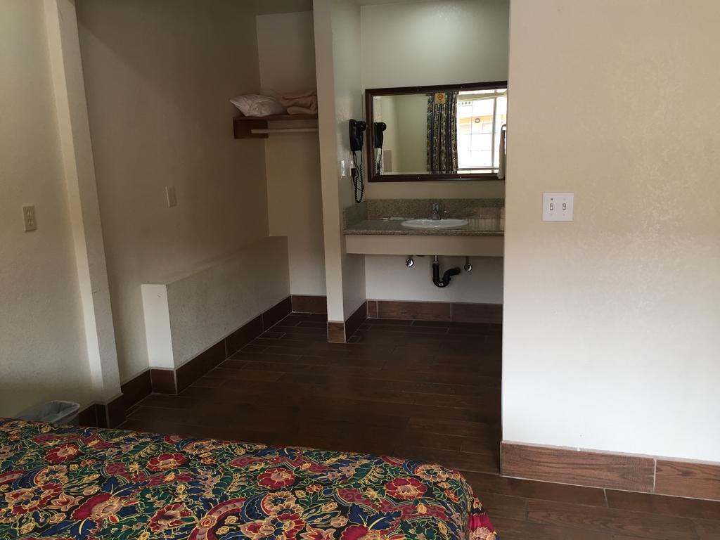 Navajo Lodge Лемън Гроув Екстериор снимка